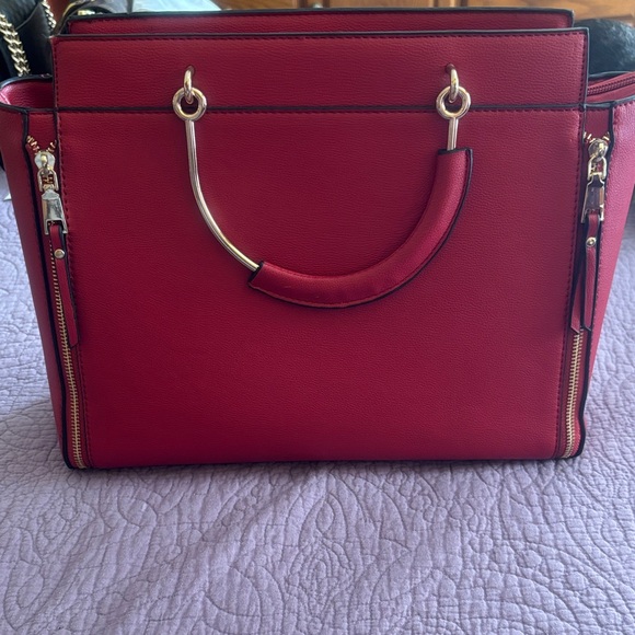 Elegant Red Handbag - Picture 1 of 3